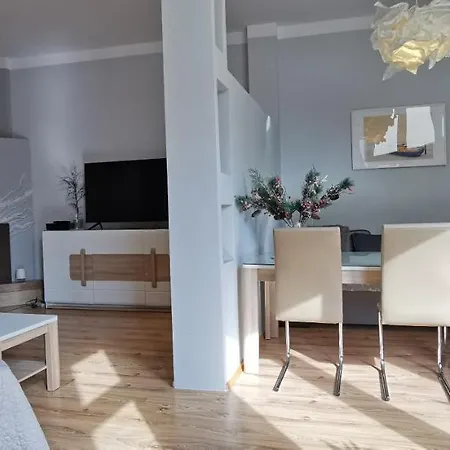 Monte Lu Apartment, & Pier 700m Sopot